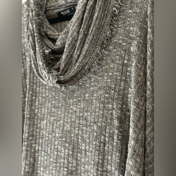 Michael Lauren Slouchy cowl neck sweater in grey cotton blend with frayed hems! - Picture 6 of 7